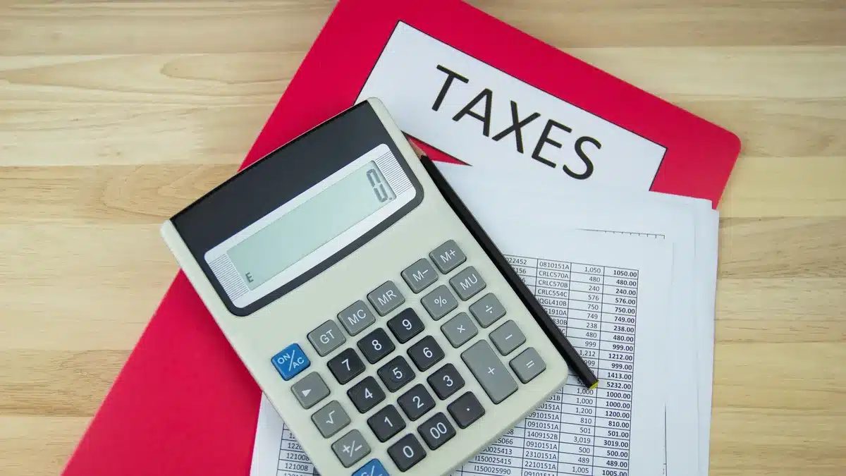Acte fiscale și calculator: taxele datorate pentru veniturile din videochat sub DAC7