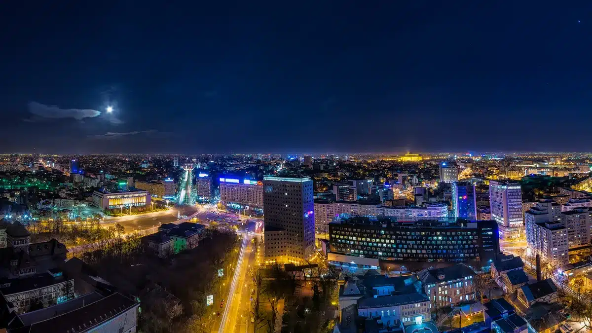 Panorama orașului București, unde se află cele mai multe studiouri de videochat din România